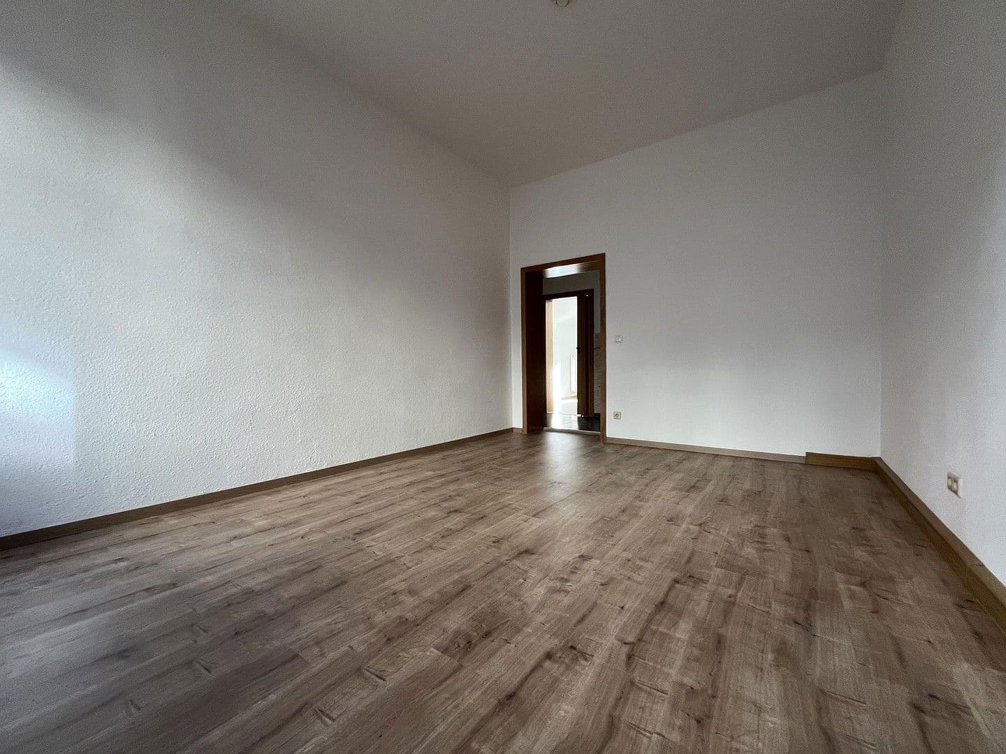 Pronájem bytu 2+1 43 m², Casparistraße 4, Chemnitz, Sasko Pronájem bytu 2+1 43 m², Casparistraße 4, Chemnitz, Sasko