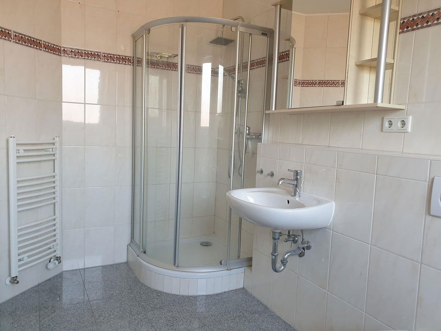 Prodej bytu 3+1 85 m², Langenfeld (Rheinland), Severní Porýní-Vestfálsko Prodej bytu 3+1 85 m², Langenfeld (Rheinland), Severní Porýní-Vestfálsko