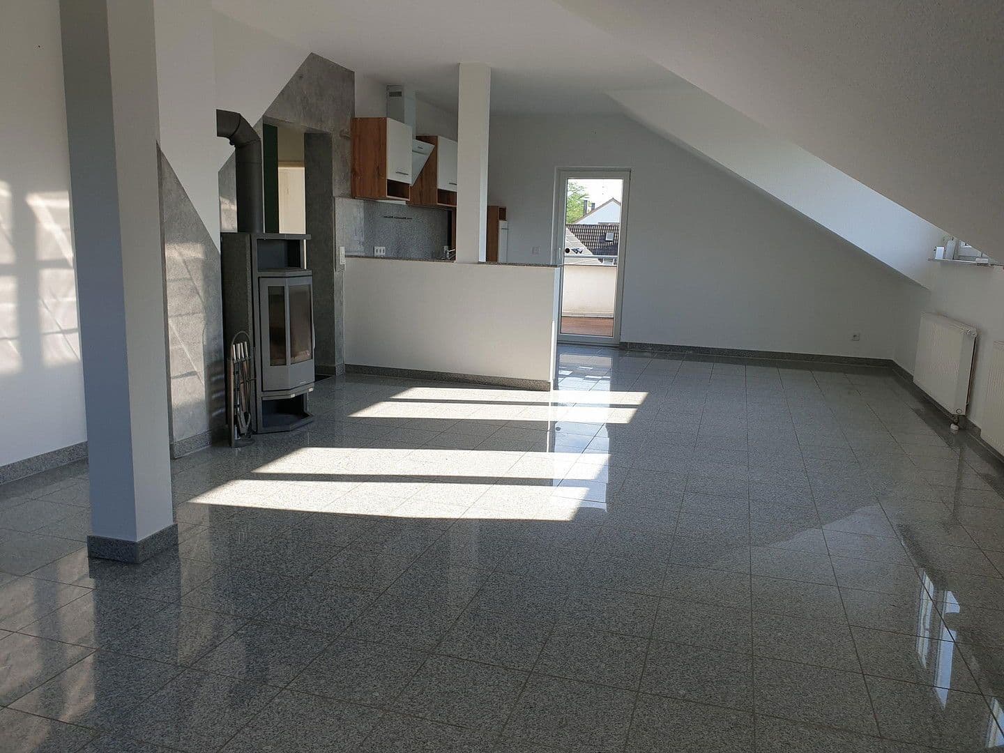 Prodej bytu 3+1 85 m², Langenfeld (Rheinland), Severní Porýní-Vestfálsko Prodej bytu 3+1 85 m², Langenfeld (Rheinland), Severní Porýní-Vestfálsko