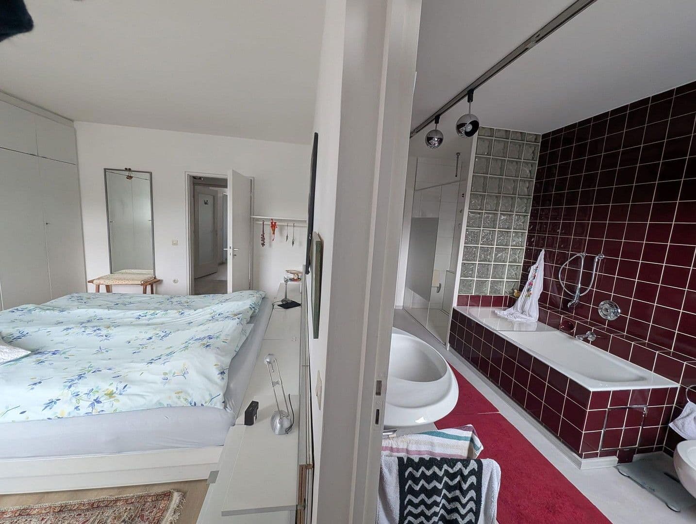 Pronájem bytu 4+1 121 m², Pforzheim, Bádensko-Württembersko Pronájem bytu 4+1 121 m², Pforzheim, Bádensko-Württembersko