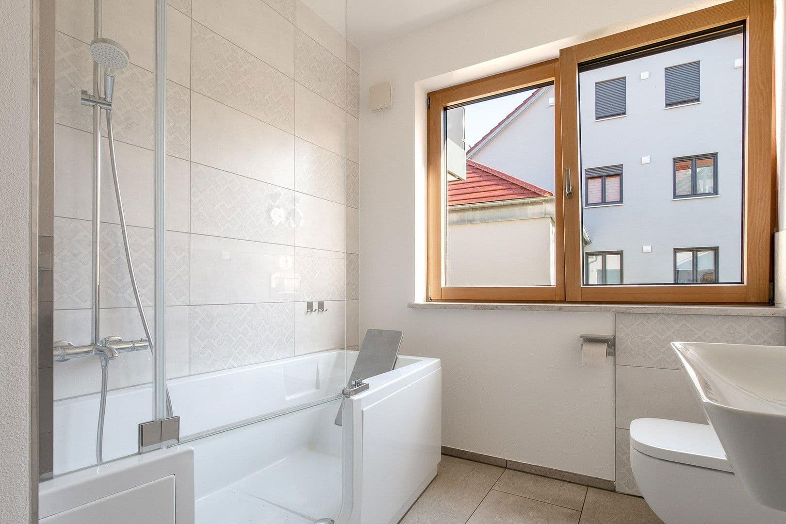 Pronájem bytu 2+1 65 m², Meisenweg 3, Rain, Bavorsko Pronájem bytu 2+1 65 m², Meisenweg 3, Rain, Bavorsko