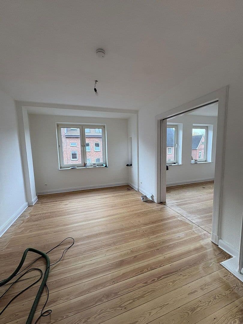 Pronájem bytu 3+1 80 m², Hamburger Chaussee 38, kiel, Šlesvicko-Holštýnsko Pronájem bytu 3+1 80 m², Hamburger Chaussee 38, kiel, Šlesvicko-Holštýnsko
