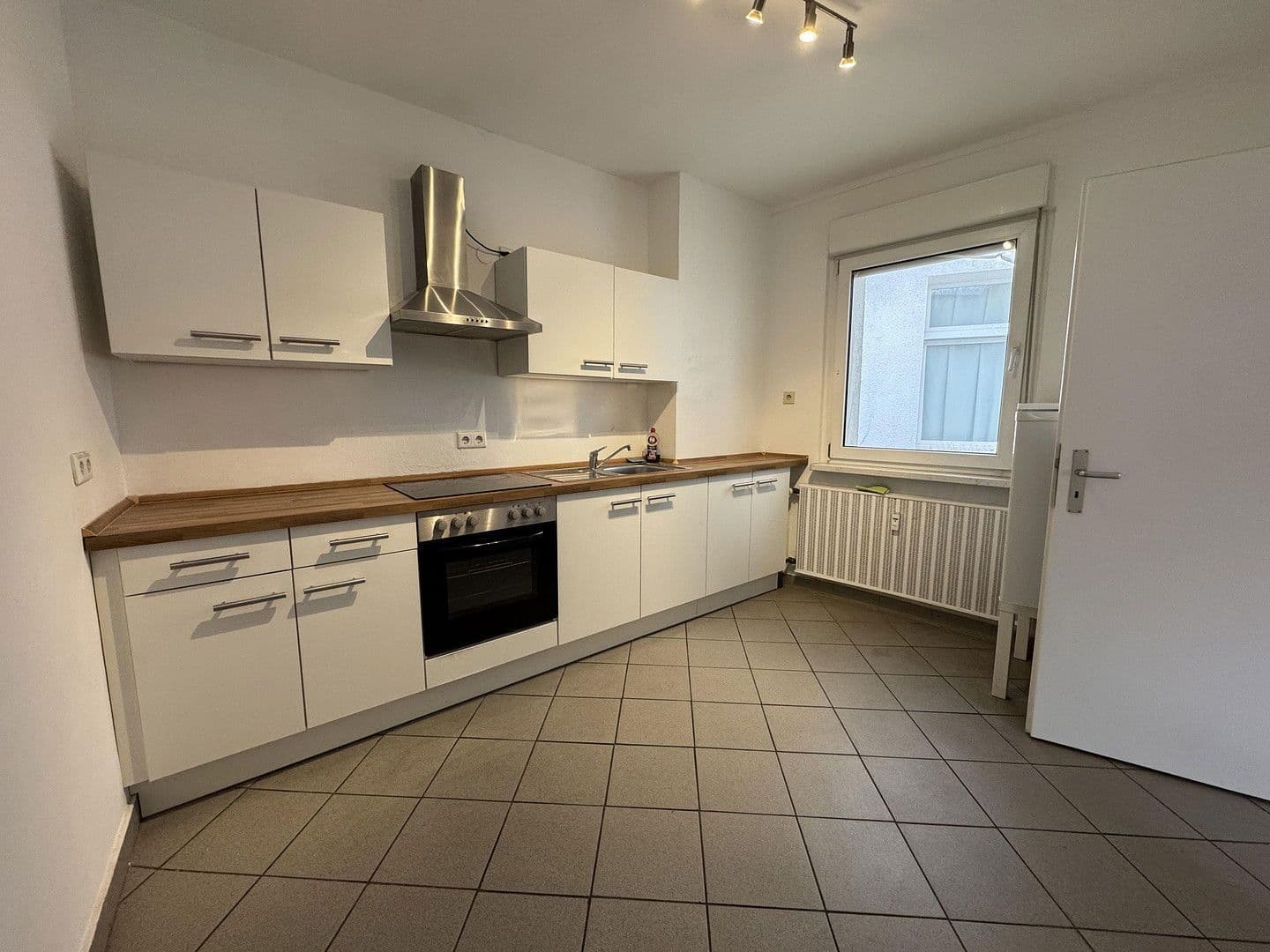 Pronájem bytu 2+1 51 m², Bahnstraße 6, Solingen, Severní Porýní-Vestfálsko Pronájem bytu 2+1 51 m², Bahnstraße 6, Solingen, Severní Porýní-Vestfálsko