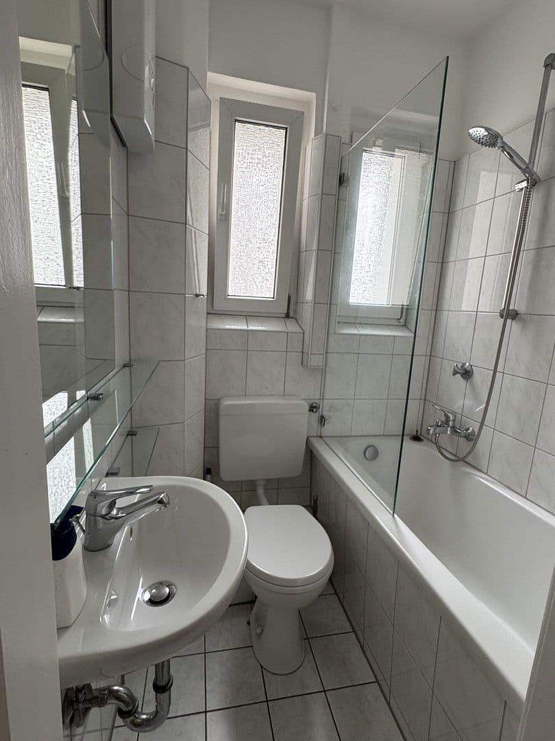 Pronájem bytu 2+1 51 m², Bahnstraße 6, Solingen, Severní Porýní-Vestfálsko Pronájem bytu 2+1 51 m², Bahnstraße 6, Solingen, Severní Porýní-Vestfálsko