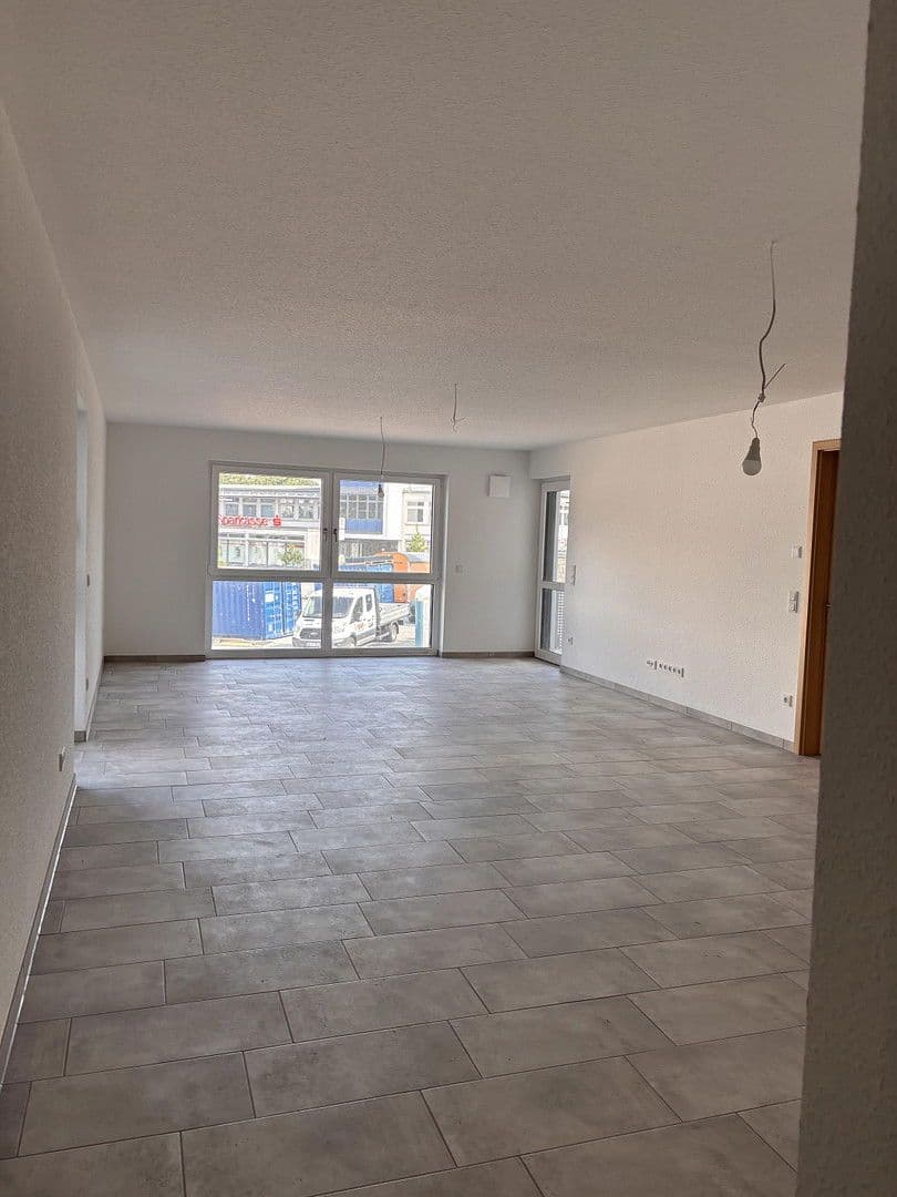 Pronájem bytu 3+1 100 m², Hauptstraße 52, Saarbrücken, Země Sársko Pronájem bytu 3+1 100 m², Hauptstraße 52, Saarbrücken, Země Sársko