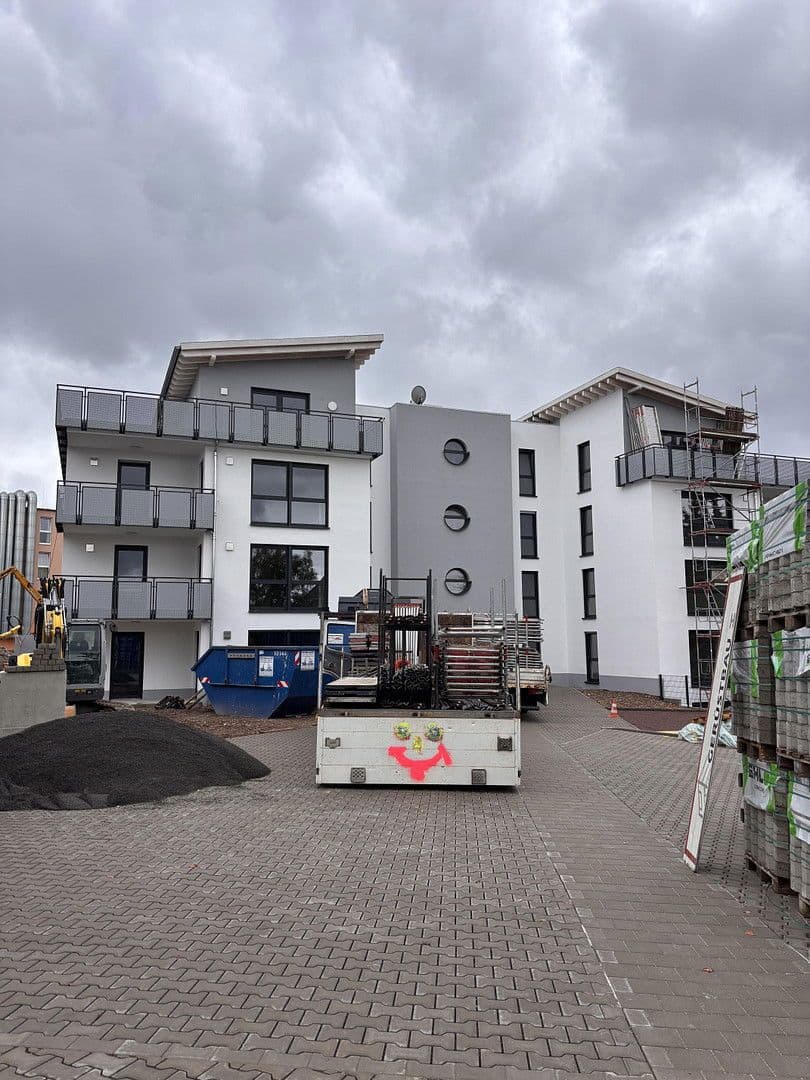 Pronájem bytu 3+1 100 m², Hauptstraße 52, Saarbrücken, Země Sársko Pronájem bytu 3+1 100 m², Hauptstraße 52, Saarbrücken, Země Sársko