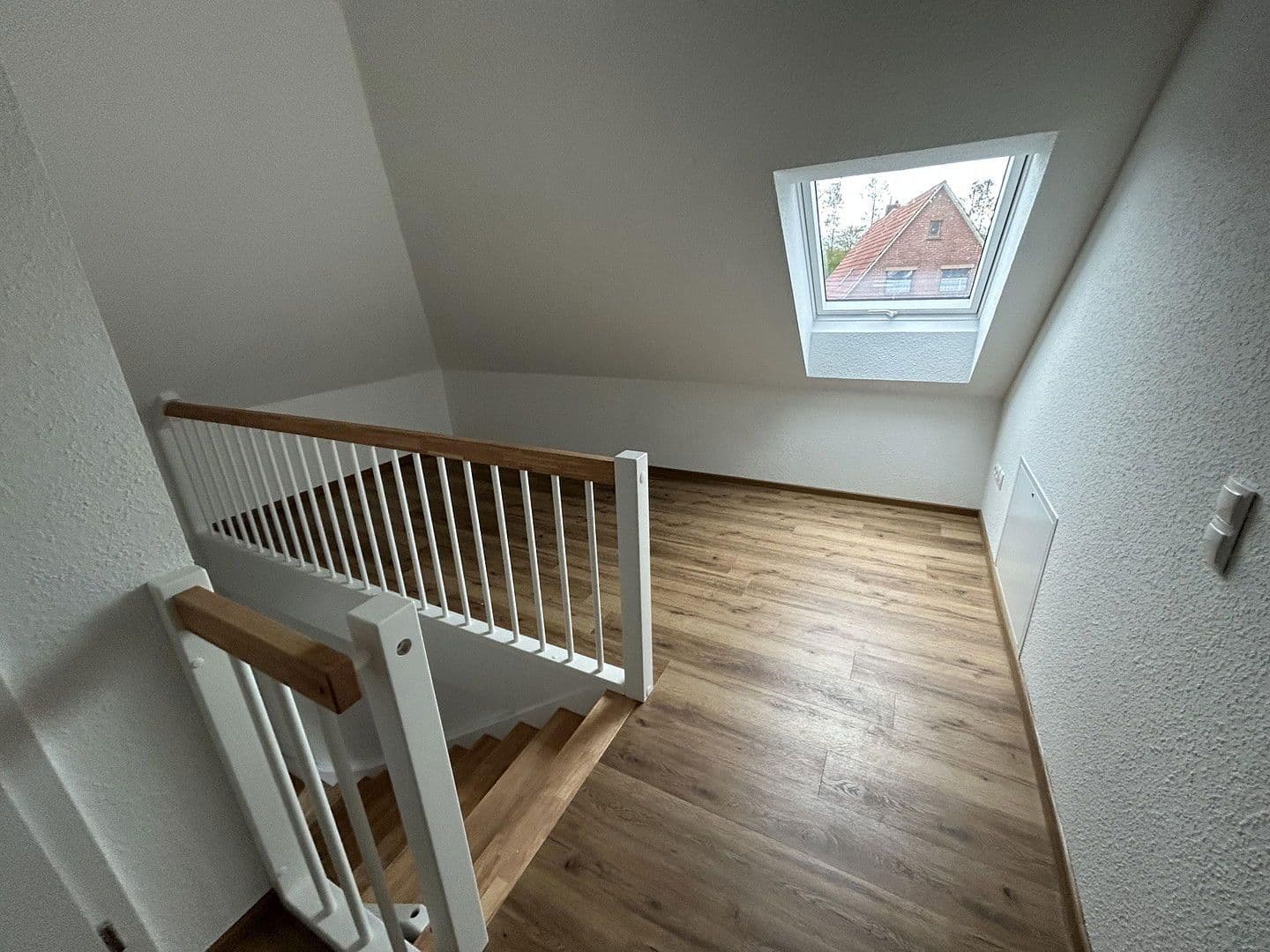 Pronájem domu 125 m², pozemek 330 m², II.Hüllenweg 20, Barßel, Dolní Sasko Pronájem domu 125 m², pozemek 330 m², II.Hüllenweg 20, Barßel, Dolní Sasko