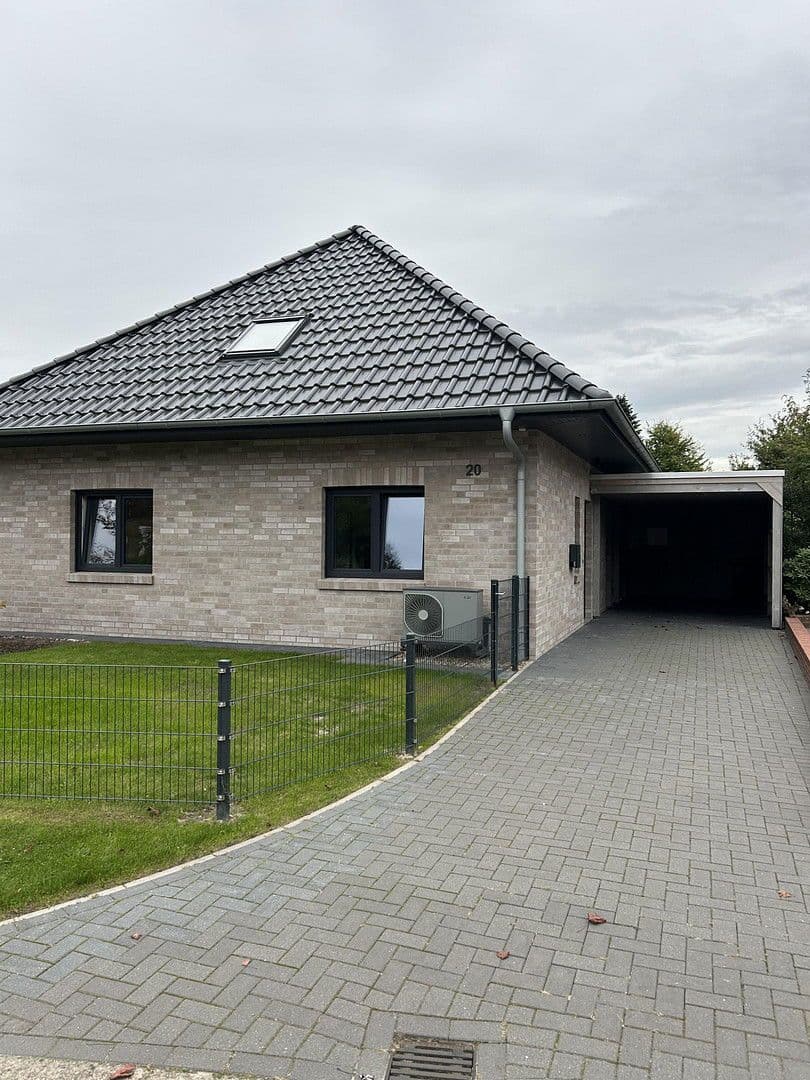 Pronájem domu 125 m², pozemek 330 m², II.Hüllenweg 20, Barßel, Dolní Sasko Pronájem domu 125 m², pozemek 330 m², II.Hüllenweg 20, Barßel, Dolní Sasko