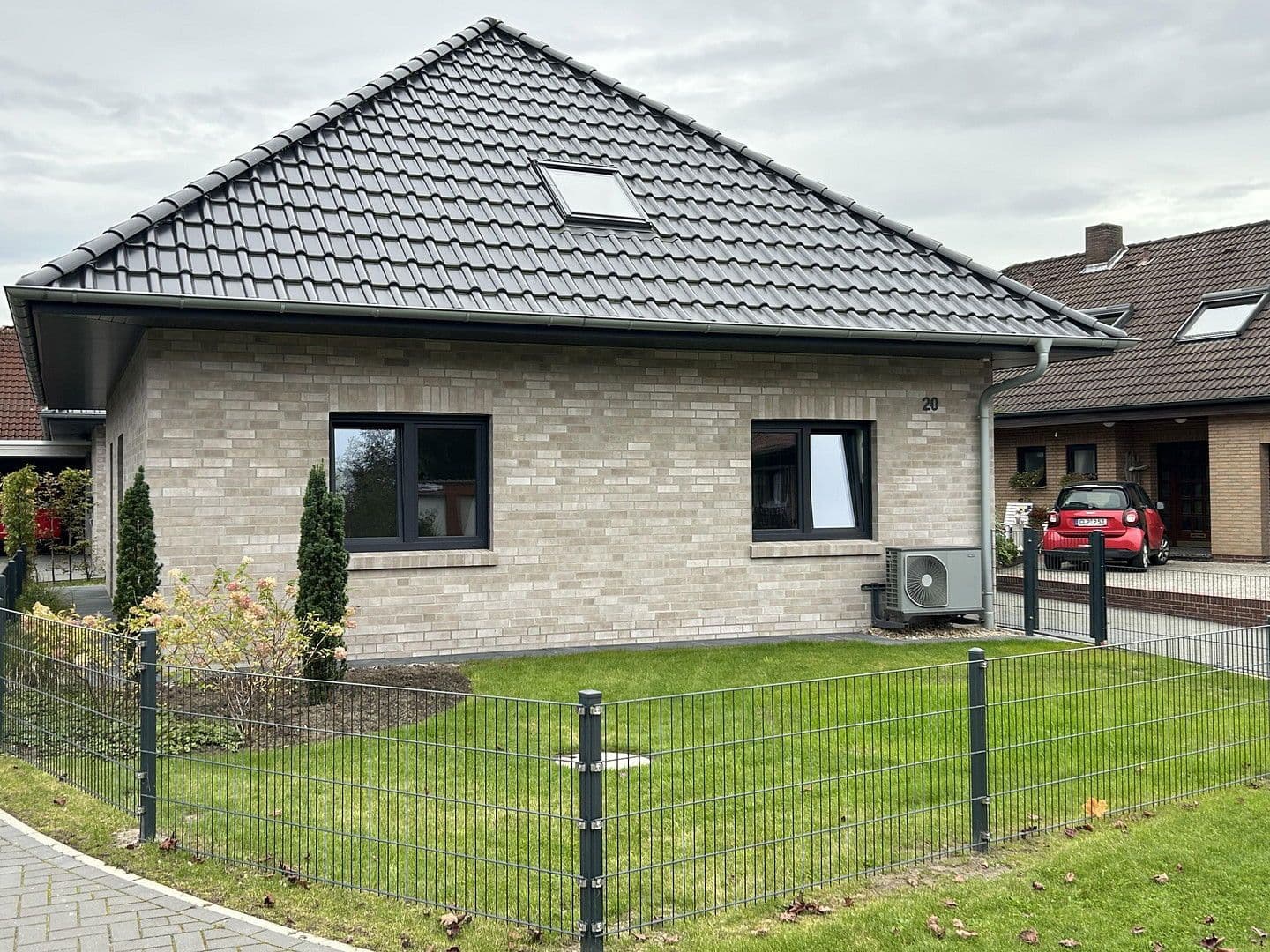 Pronájem domu 125 m², pozemek 330 m², II.Hüllenweg 20, Barßel, Dolní Sasko Pronájem domu 125 m², pozemek 330 m², II.Hüllenweg 20, Barßel, Dolní Sasko