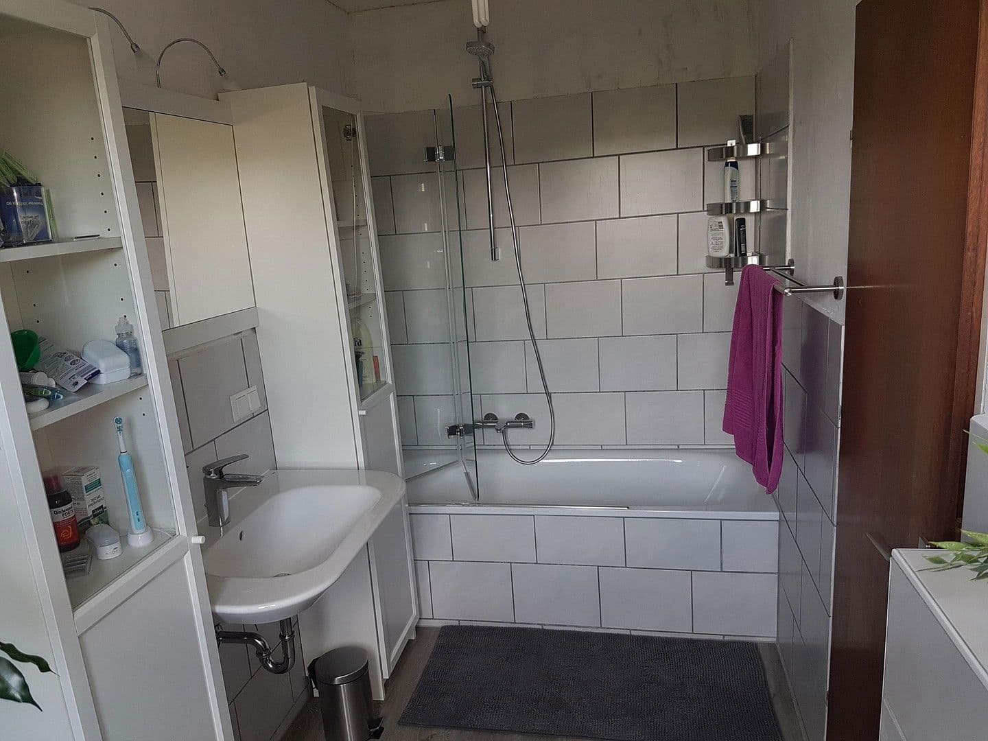 Prodej domu 222 m², pozemek 1.068 m², Panoramastraße 32, Wiesenbach, Bádensko-Württembersko Prodej domu 222 m², pozemek 1.068 m², Panoramastraße 32, Wiesenbach, Bádensko-Württembersko