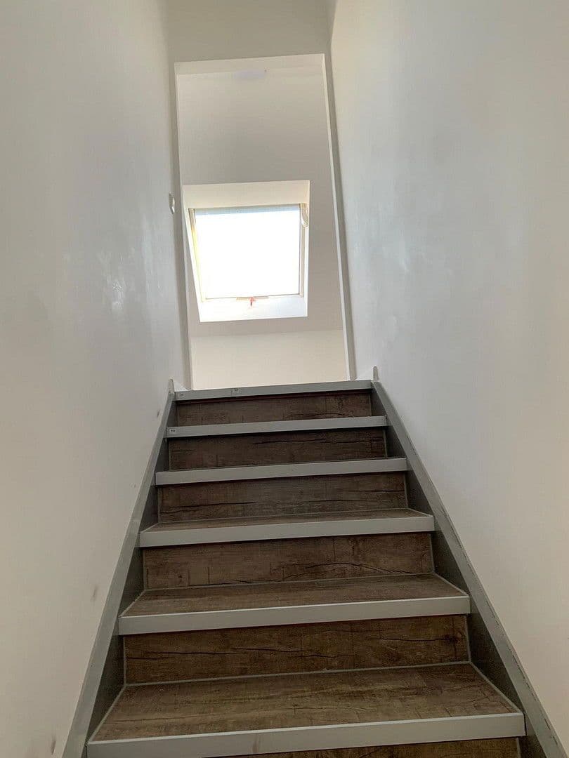 Prodej domu 170 m², pozemek 630 m², Triftstrasse 3, Pyrbaum, Bavorsko Prodej domu 170 m², pozemek 630 m², Triftstrasse 3, Pyrbaum, Bavorsko