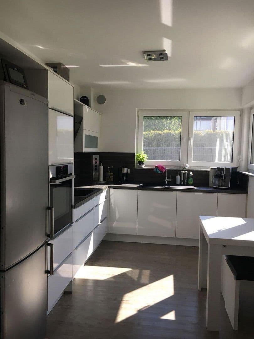 Prodej domu 826 m², pozemek 994 m², lambertusstr 36, Troisdorf, Severní Porýní-Vestfálsko Prodej domu 826 m², pozemek 994 m², lambertusstr 36, Troisdorf, Severní Porýní-Vestfálsko