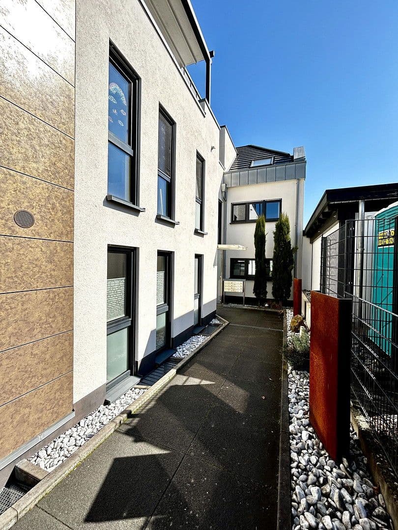 Prodej domu 826 m², pozemek 994 m², lambertusstr 36, Troisdorf, Severní Porýní-Vestfálsko Prodej domu 826 m², pozemek 994 m², lambertusstr 36, Troisdorf, Severní Porýní-Vestfálsko