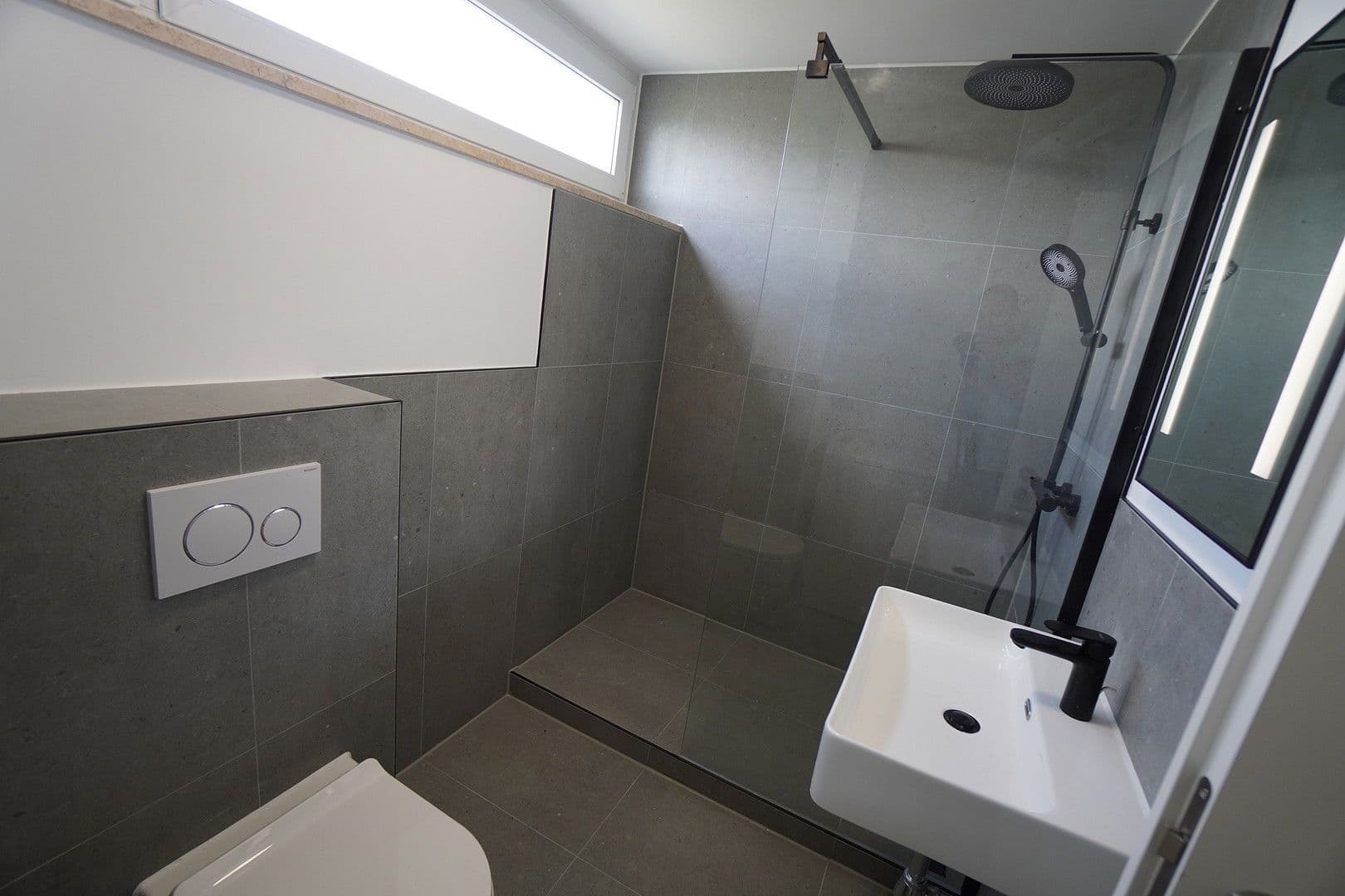 Pronájem bytu 1+1 33 m², Schleißheimer Str. 442, München, Bavorsko Pronájem bytu 1+1 33 m², Schleißheimer Str. 442, München, Bavorsko