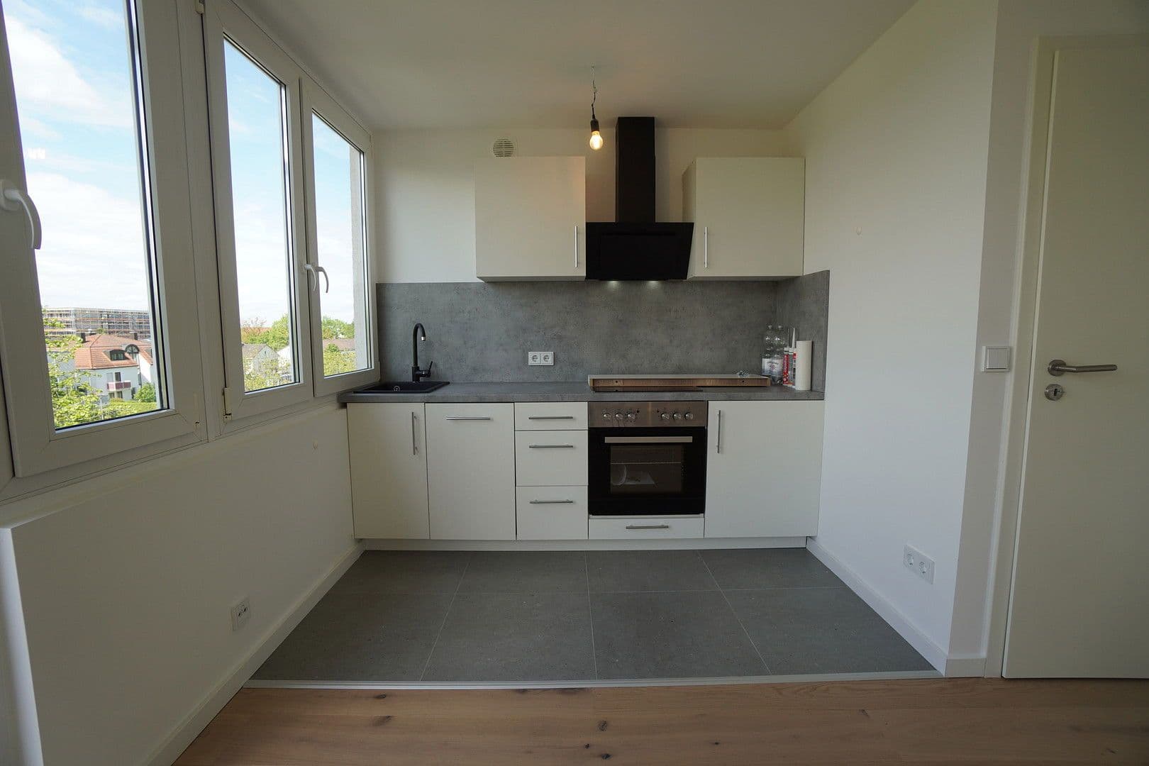 Pronájem bytu 1+1 33 m², Schleißheimer Str. 442, München, Bavorsko Pronájem bytu 1+1 33 m², Schleißheimer Str. 442, München, Bavorsko