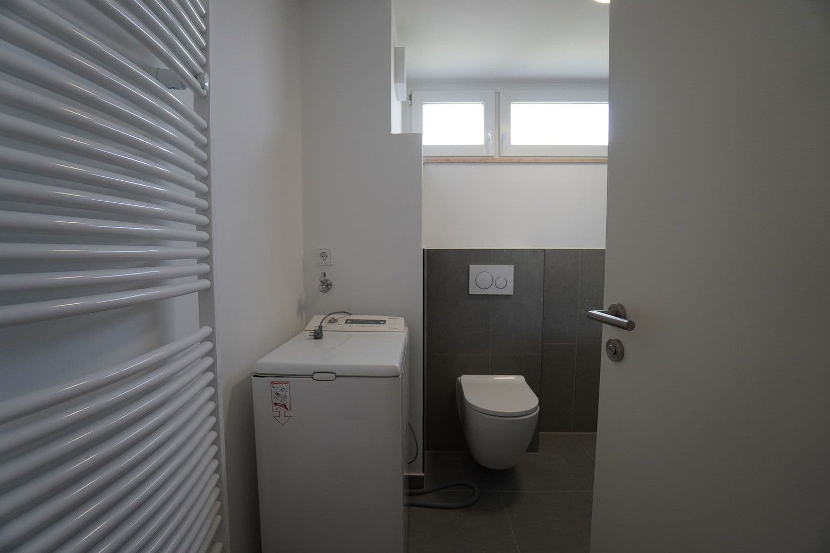 Pronájem bytu 1+1 33 m², Schleißheimer Str. 442, München, Bavorsko Pronájem bytu 1+1 33 m², Schleißheimer Str. 442, München, Bavorsko