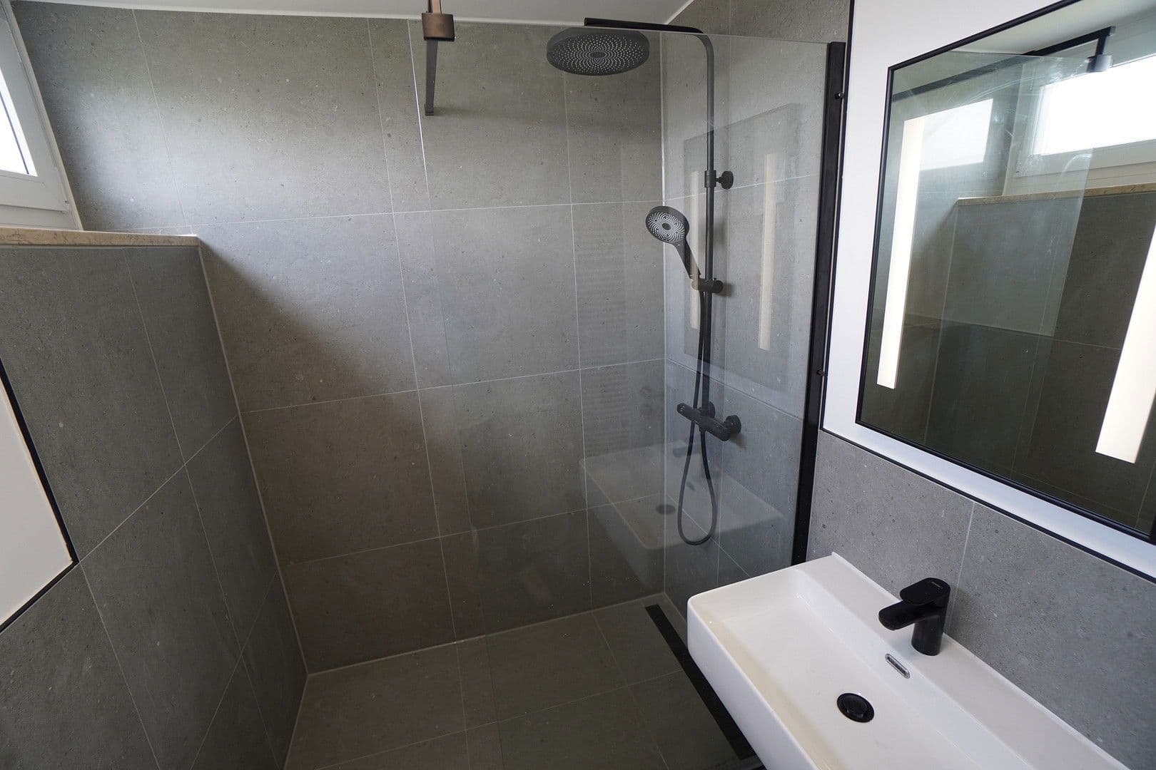 Pronájem bytu 1+1 33 m², Schleißheimer Str. 442, München, Bavorsko Pronájem bytu 1+1 33 m², Schleißheimer Str. 442, München, Bavorsko