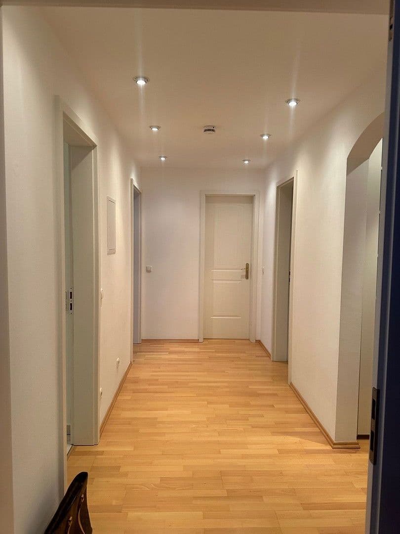 Pronájem bytu 2+1 77 m², Sollner Str. 81, München, Bavorsko Pronájem bytu 2+1 77 m², Sollner Str. 81, München, Bavorsko