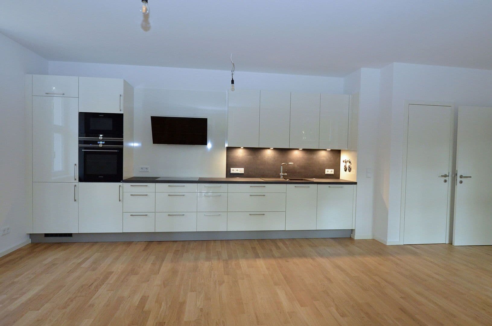 Pronájem bytu 2+1 67 m², Metropolitan Park 22, Berlin, Berlín Pronájem bytu 2+1 67 m², Metropolitan Park 22, Berlin, Berlín