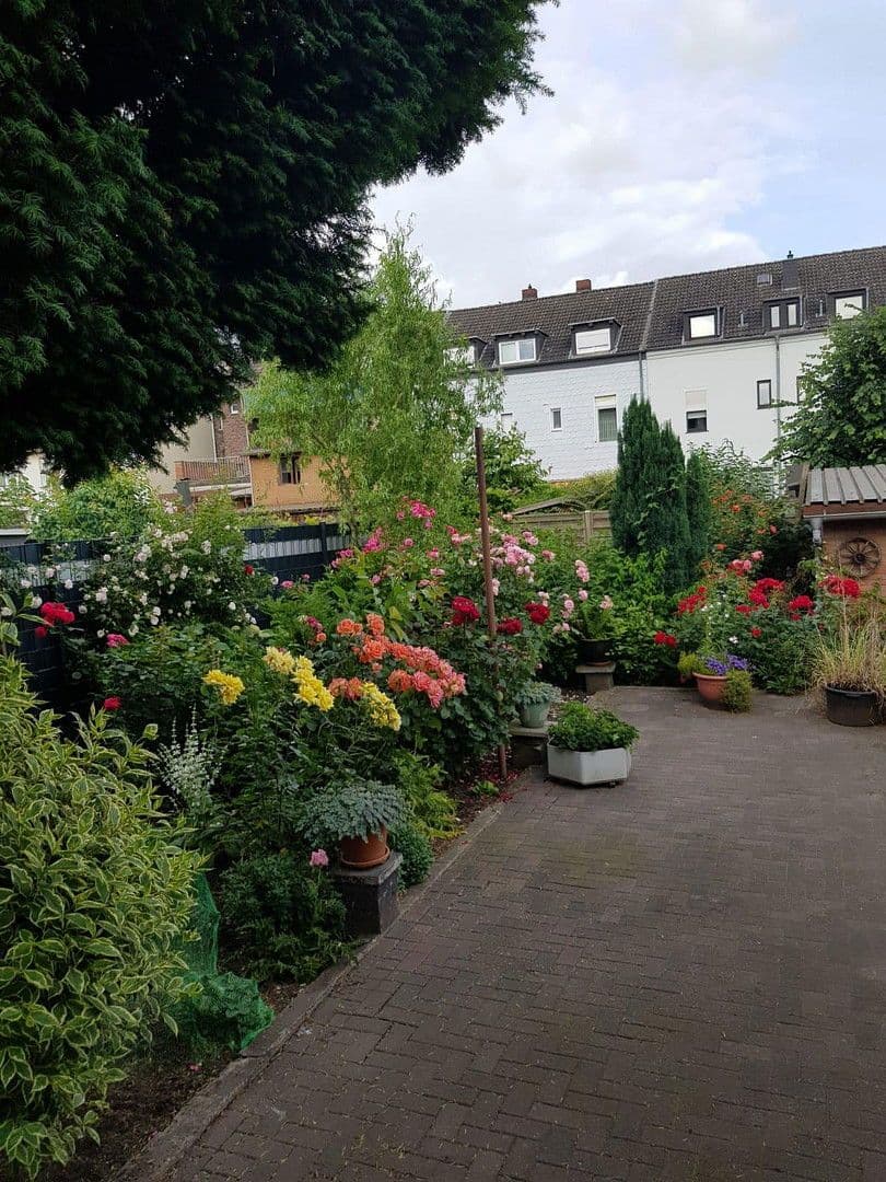 Prodej domu 126 m², pozemek 333 m², Duisburg, Severní Porýní-Vestfálsko Prodej domu 126 m², pozemek 333 m², Duisburg, Severní Porýní-Vestfálsko