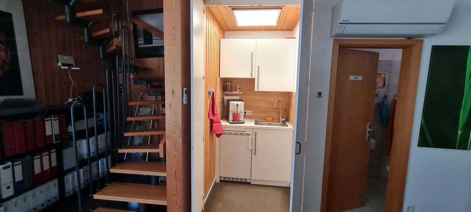 Pronájem kanceláře 90 m², Duisburg, Severní Porýní-Vestfálsko Pronájem kanceláře 90 m², Duisburg, Severní Porýní-Vestfálsko