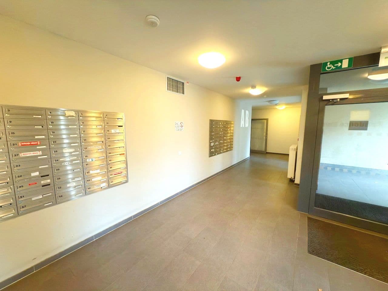 Prodej bytu 2+kk 72 m², Nárožní, Praha, Praha Prodej bytu 2+kk 72 m², Nárožní, Praha, Praha