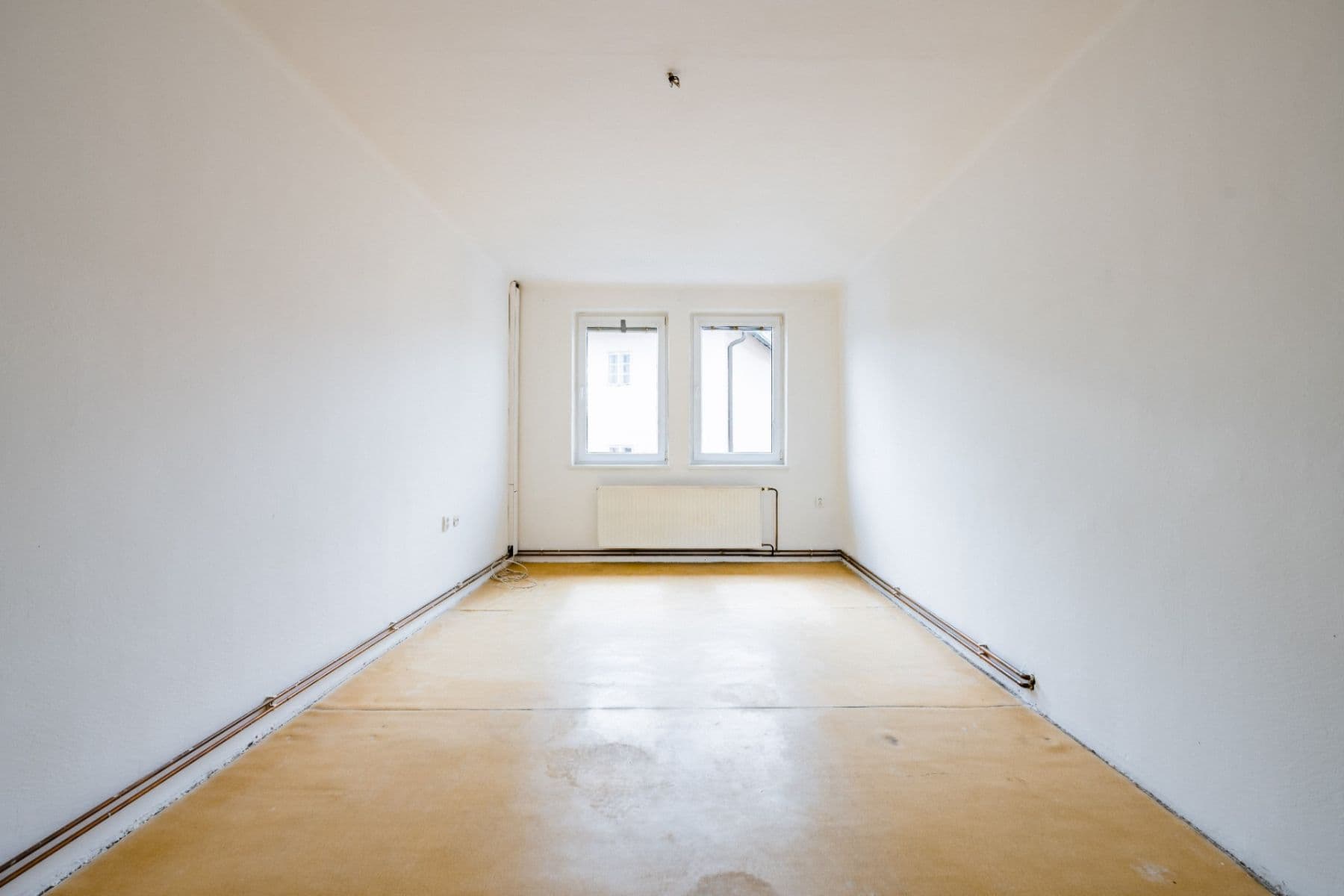 Prodej bytu 3+1 96 m², Plešivecké náměstí, Český Krumlov, Jihočeský kraj Prodej bytu 3+1 96 m², Plešivecké náměstí, Český Krumlov, Jihočeský kraj