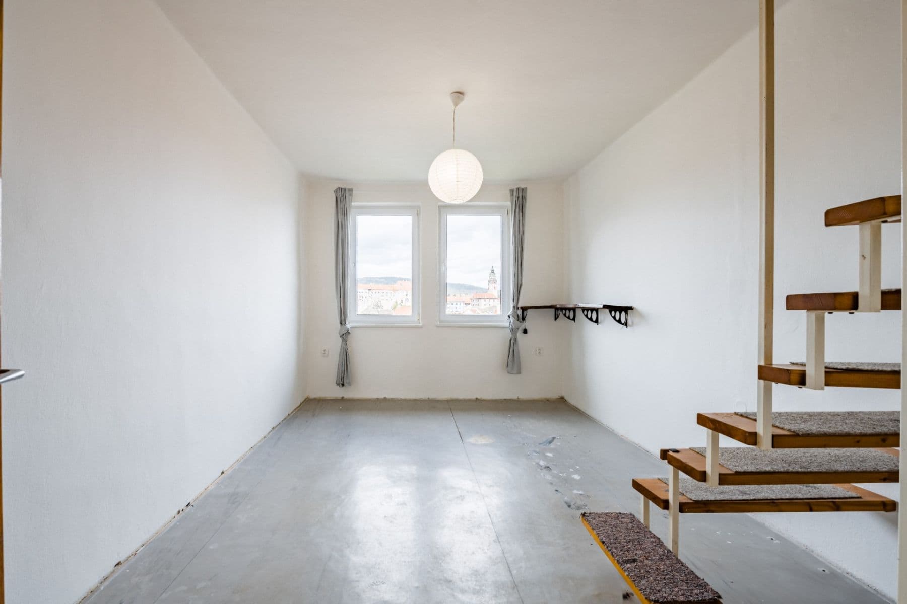 Prodej bytu 3+1 96 m², Plešivecké náměstí, Český Krumlov, Jihočeský kraj Prodej bytu 3+1 96 m², Plešivecké náměstí, Český Krumlov, Jihočeský kraj