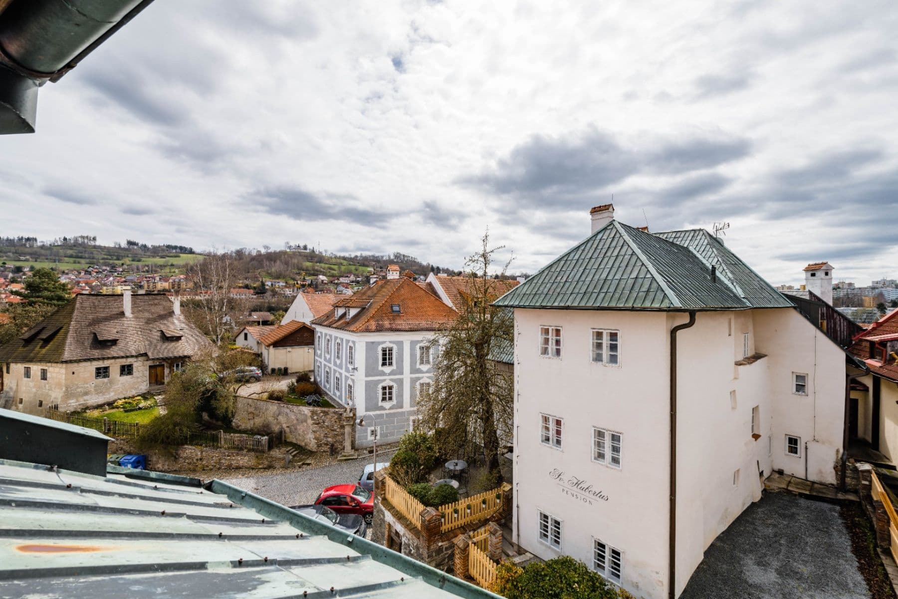 Prodej bytu 3+1 96 m², Plešivecké náměstí, Český Krumlov, Jihočeský kraj Prodej bytu 3+1 96 m², Plešivecké náměstí, Český Krumlov, Jihočeský kraj