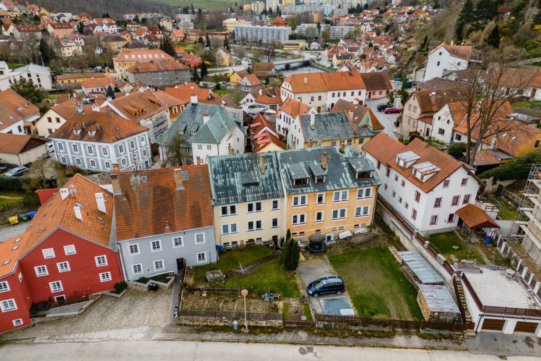 Prodej bytu 3+1 96 m², Plešivecké náměstí, Český Krumlov, Jihočeský kraj Prodej bytu 3+1 96 m², Plešivecké náměstí, Český Krumlov, Jihočeský kraj