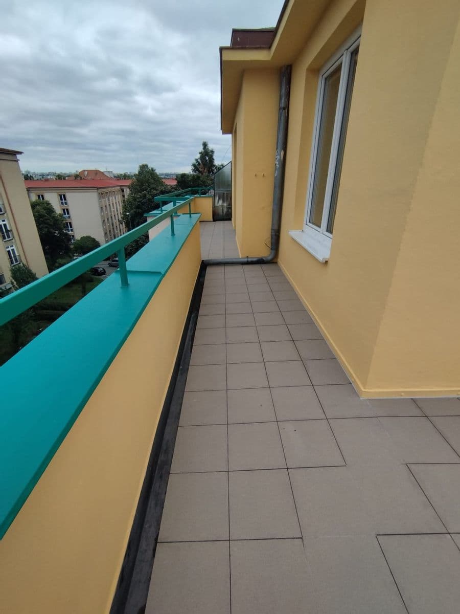 Pronájem bytu 1+1 70 m², Ruská, Praha, Praha Pronájem bytu 1+1 70 m², Ruská, Praha, Praha