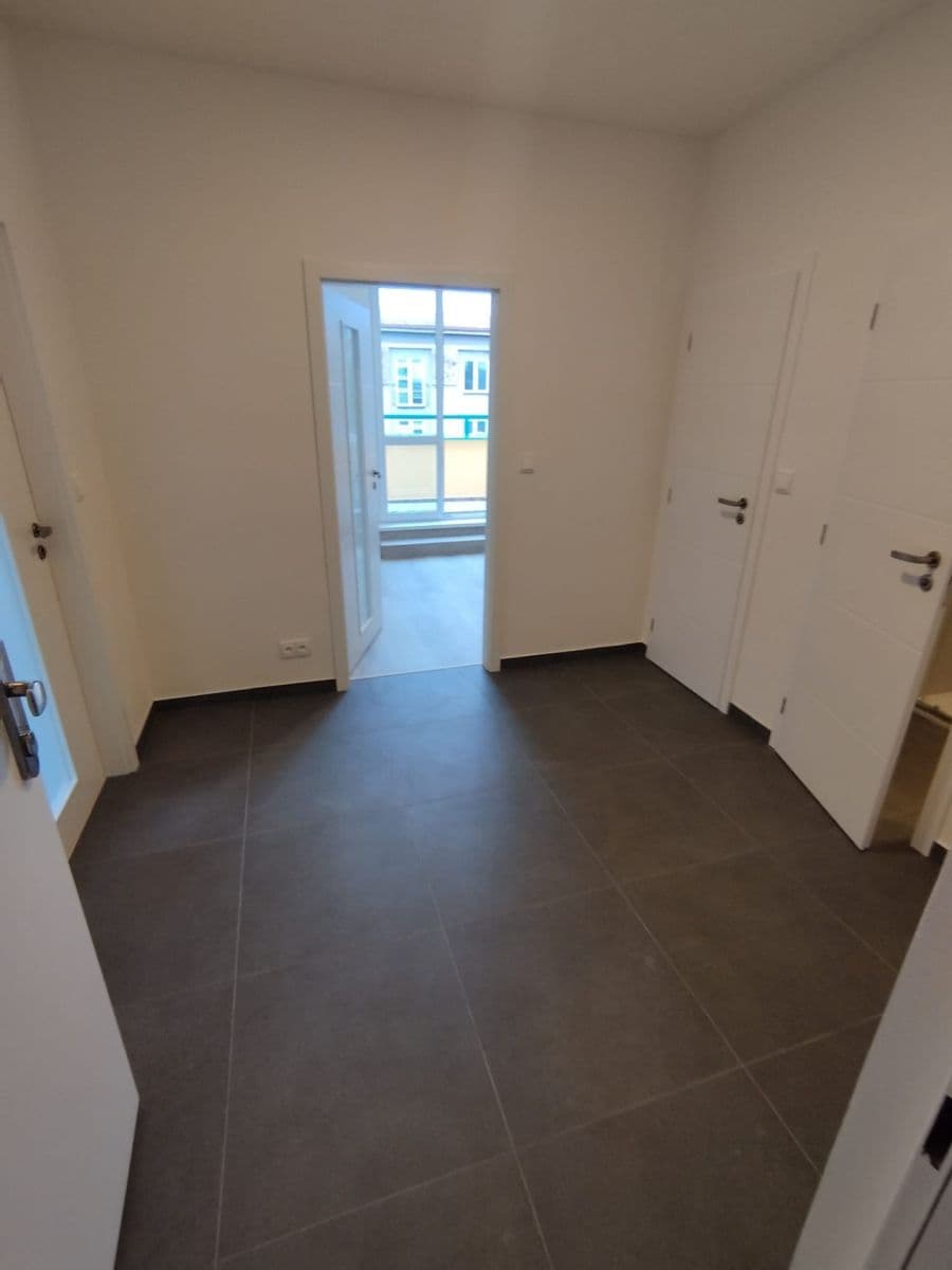 Pronájem bytu 1+1 70 m², Ruská, Praha, Praha Pronájem bytu 1+1 70 m², Ruská, Praha, Praha