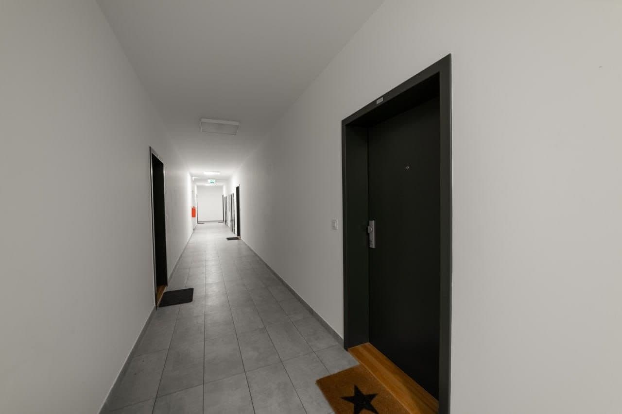 Pronájem bytu 1+kk 45 m², Zvěřinova, Praha, Praha Pronájem bytu 1+kk 45 m², Zvěřinova, Praha, Praha