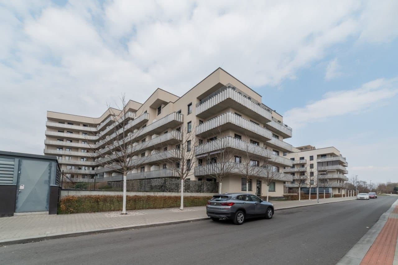 Pronájem bytu 1+kk 45 m², Zvěřinova, Praha, Praha Pronájem bytu 1+kk 45 m², Zvěřinova, Praha, Praha