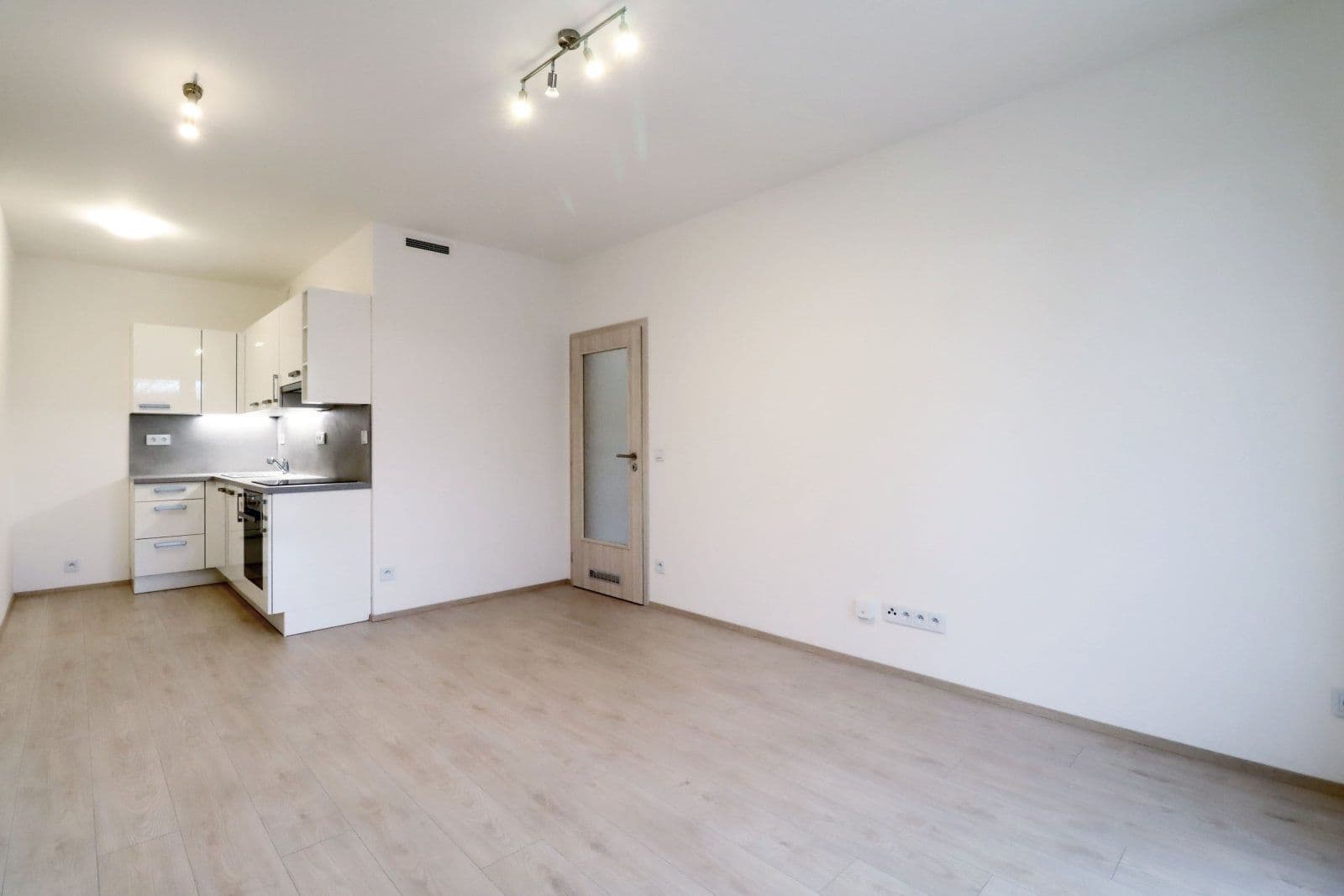 Pronájem bytu 2+kk 42 m², Františka Diviše, Praha, Praha Pronájem bytu 2+kk 42 m², Františka Diviše, Praha, Praha