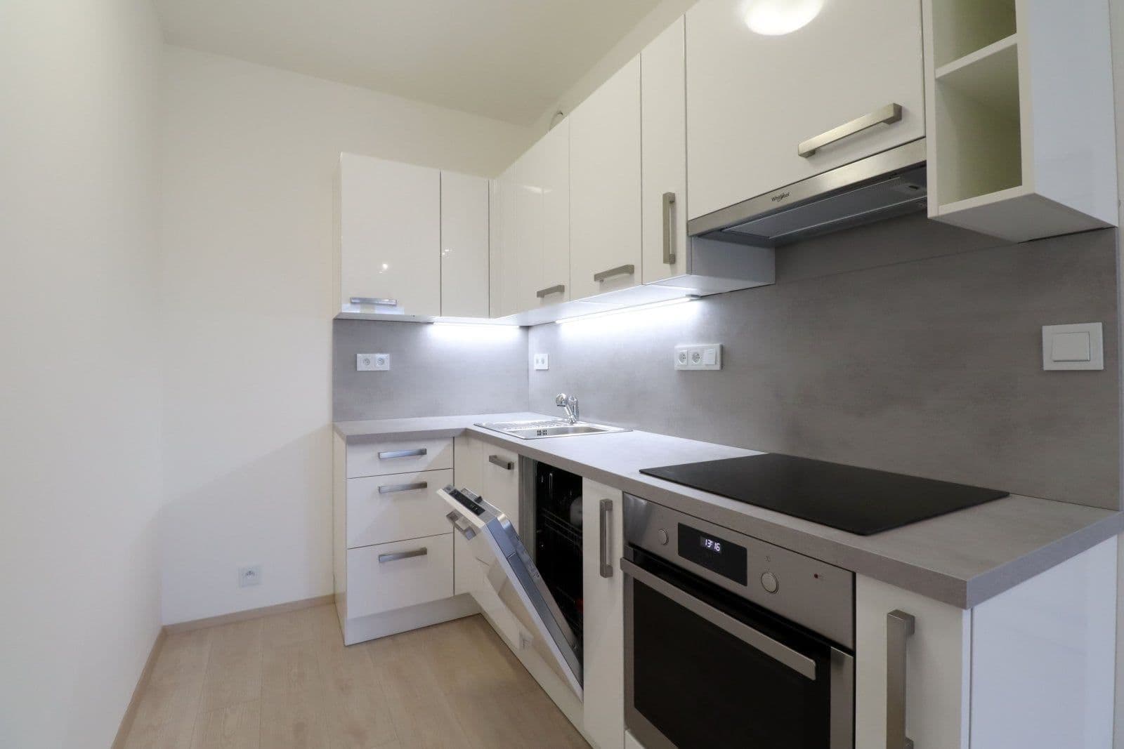 Pronájem bytu 2+kk 42 m², Františka Diviše, Praha, Praha Pronájem bytu 2+kk 42 m², Františka Diviše, Praha, Praha