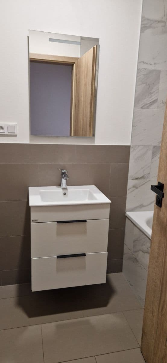 Pronájem bytu 1+kk 29 m², Bohutín, Středočeský kraj Pronájem bytu 1+kk 29 m², Bohutín, Středočeský kraj