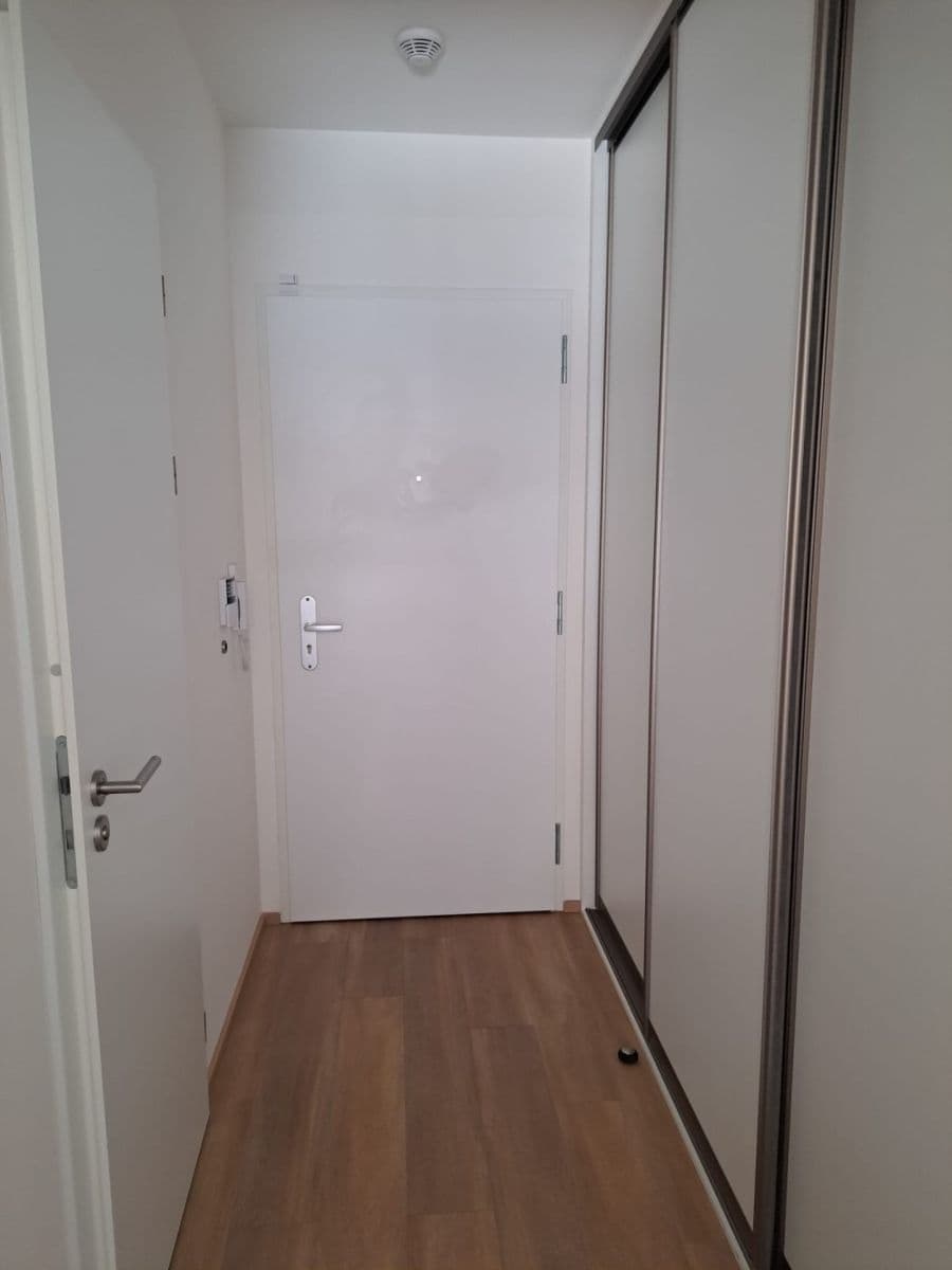 Pronájem bytu 1+kk 33 m², Výstavní, Praha, Praha Pronájem bytu 1+kk 33 m², Výstavní, Praha, Praha