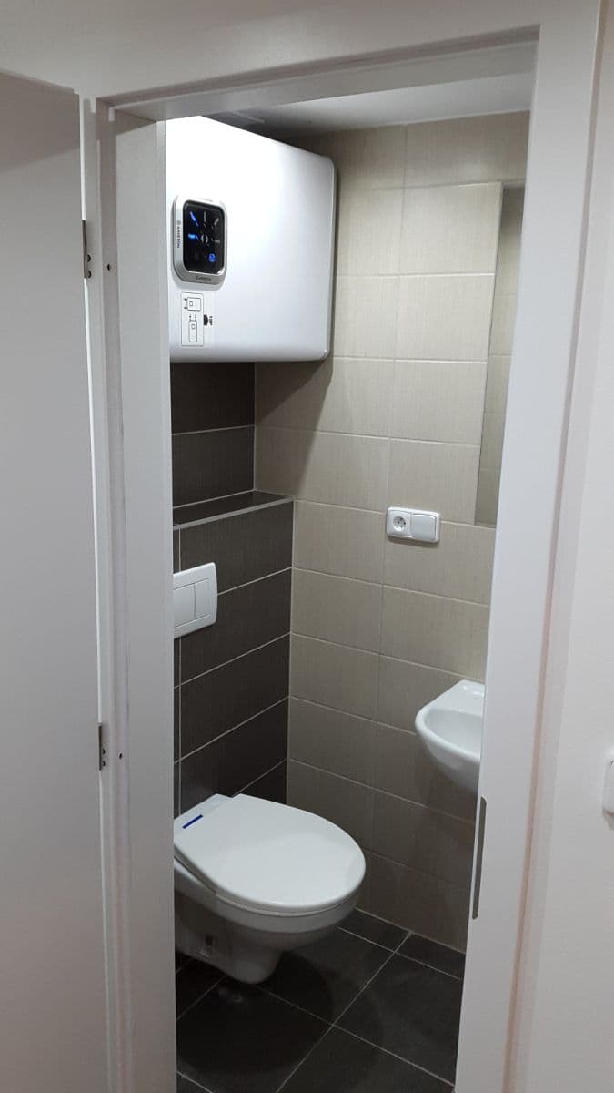 Pronájem bytu 1+kk 20 m², Seifertova, Praha, Praha Pronájem bytu 1+kk 20 m², Seifertova, Praha, Praha