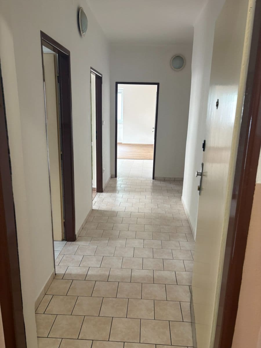 Pronájem bytu 3+1 90 m², Čs. armády, Žamberk, Pardubický kraj Pronájem bytu 3+1 90 m², Čs. armády, Žamberk, Pardubický kraj