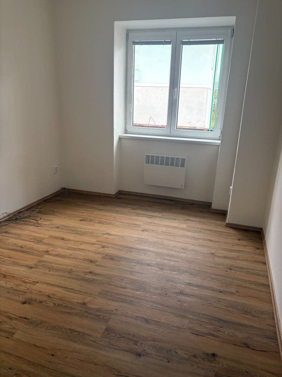 Pronájem bytu 3+1 90 m², Čs. armády, Žamberk, Pardubický kraj Pronájem bytu 3+1 90 m², Čs. armády, Žamberk, Pardubický kraj