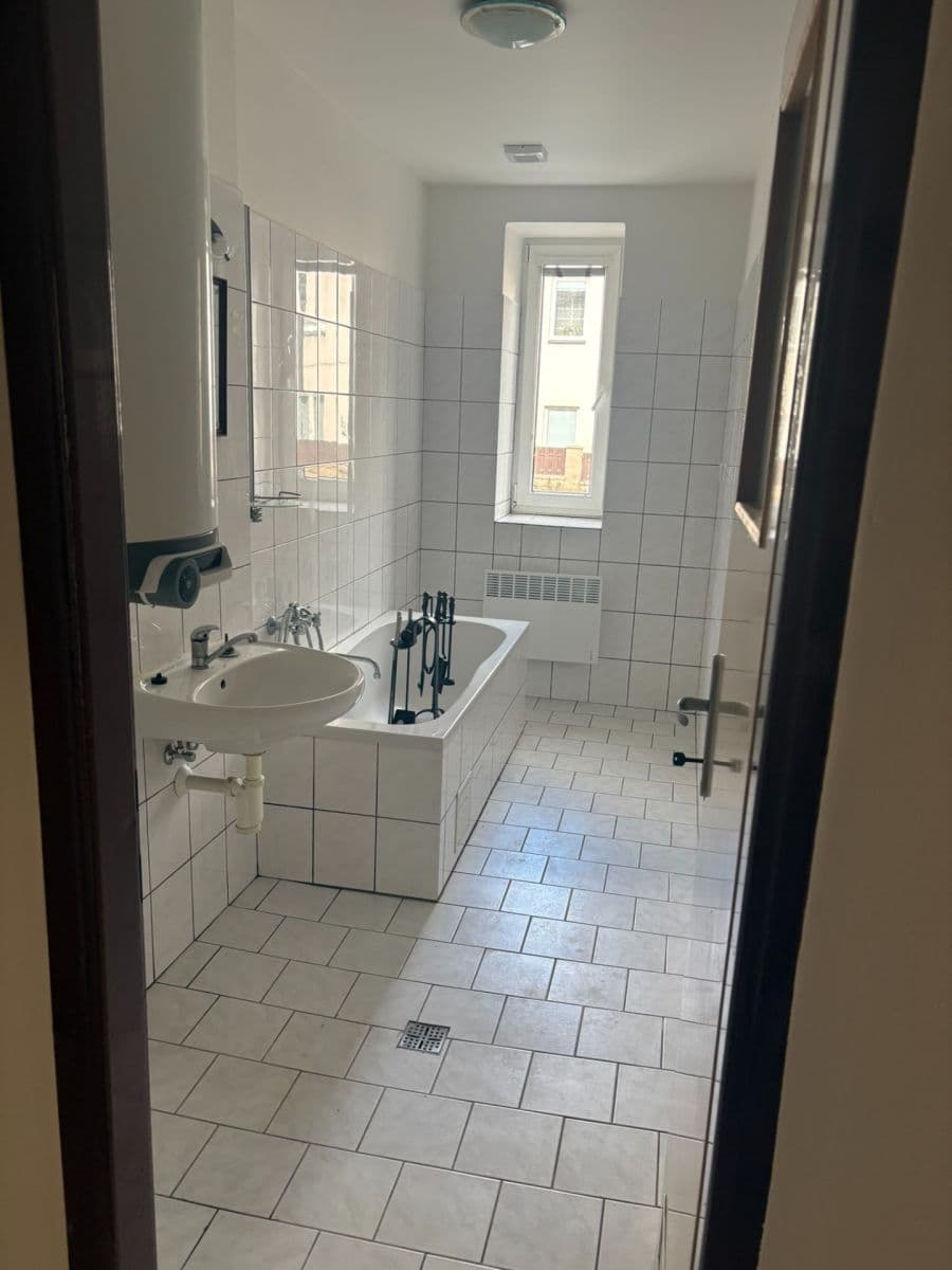 Pronájem bytu 3+1 90 m², Čs. armády, Žamberk, Pardubický kraj Pronájem bytu 3+1 90 m², Čs. armády, Žamberk, Pardubický kraj