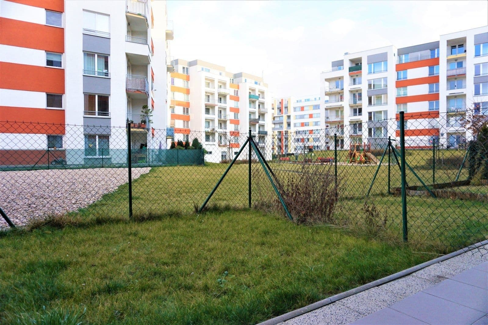 Pronájem bytu 1+kk 30 m², Milotická, Praha, Praha Pronájem bytu 1+kk 30 m², Milotická, Praha, Praha