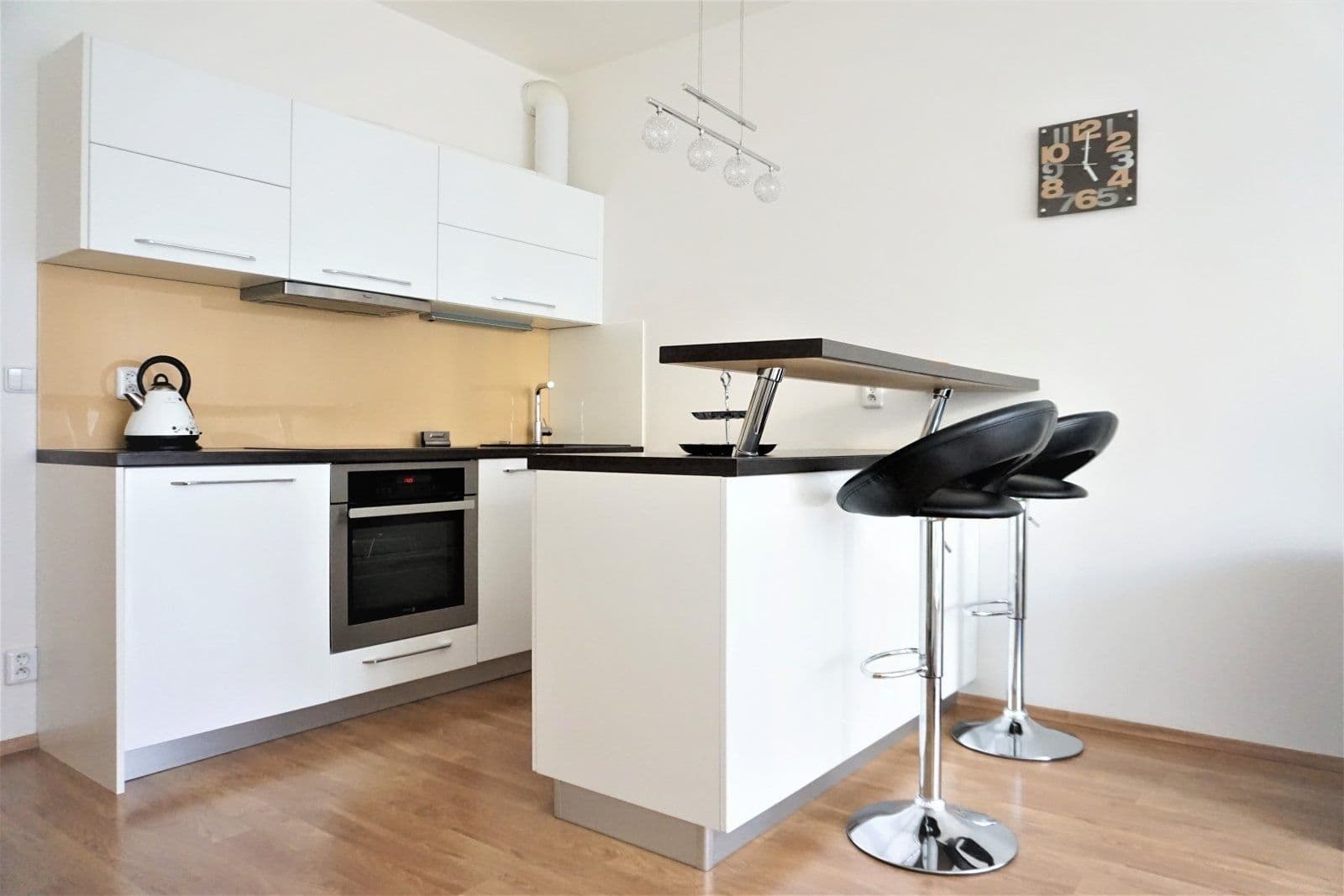 Pronájem bytu 1+kk 30 m², Milotická, Praha, Praha Pronájem bytu 1+kk 30 m², Milotická, Praha, Praha