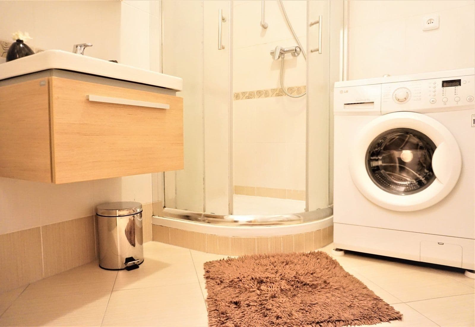 Pronájem bytu 1+kk 30 m², Milotická, Praha, Praha Pronájem bytu 1+kk 30 m², Milotická, Praha, Praha