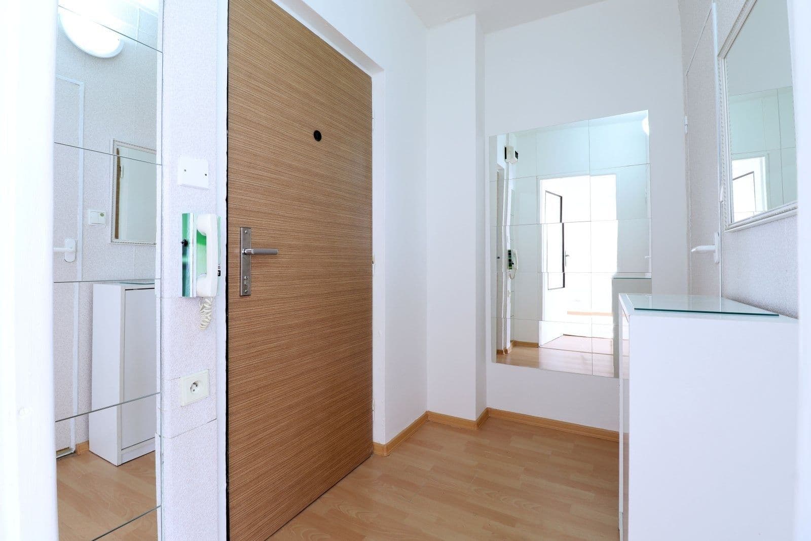 Pronájem bytu 1+kk 34 m², Litevská, Kladno, Středočeský kraj Pronájem bytu 1+kk 34 m², Litevská, Kladno, Středočeský kraj