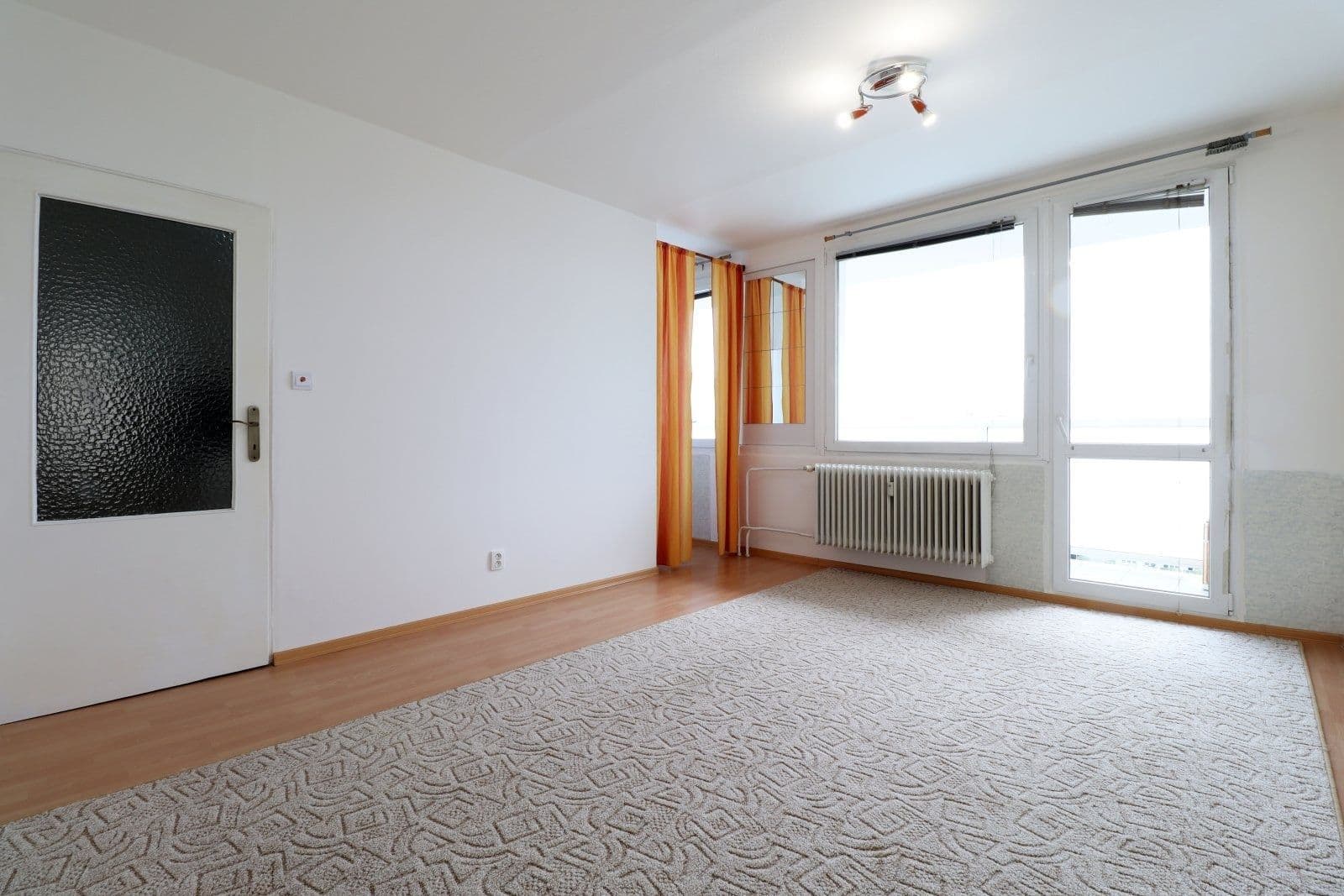 Pronájem bytu 1+kk 34 m², Litevská, Kladno, Středočeský kraj Pronájem bytu 1+kk 34 m², Litevská, Kladno, Středočeský kraj