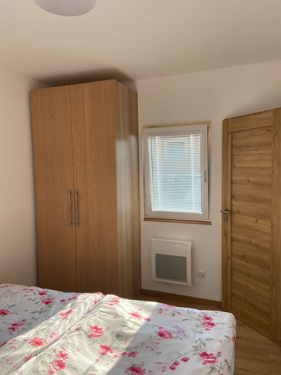 Pronájem domu 46 m², pozemek 120 m², Slapy, Středočeský kraj Pronájem domu 46 m², pozemek 120 m², Slapy, Středočeský kraj