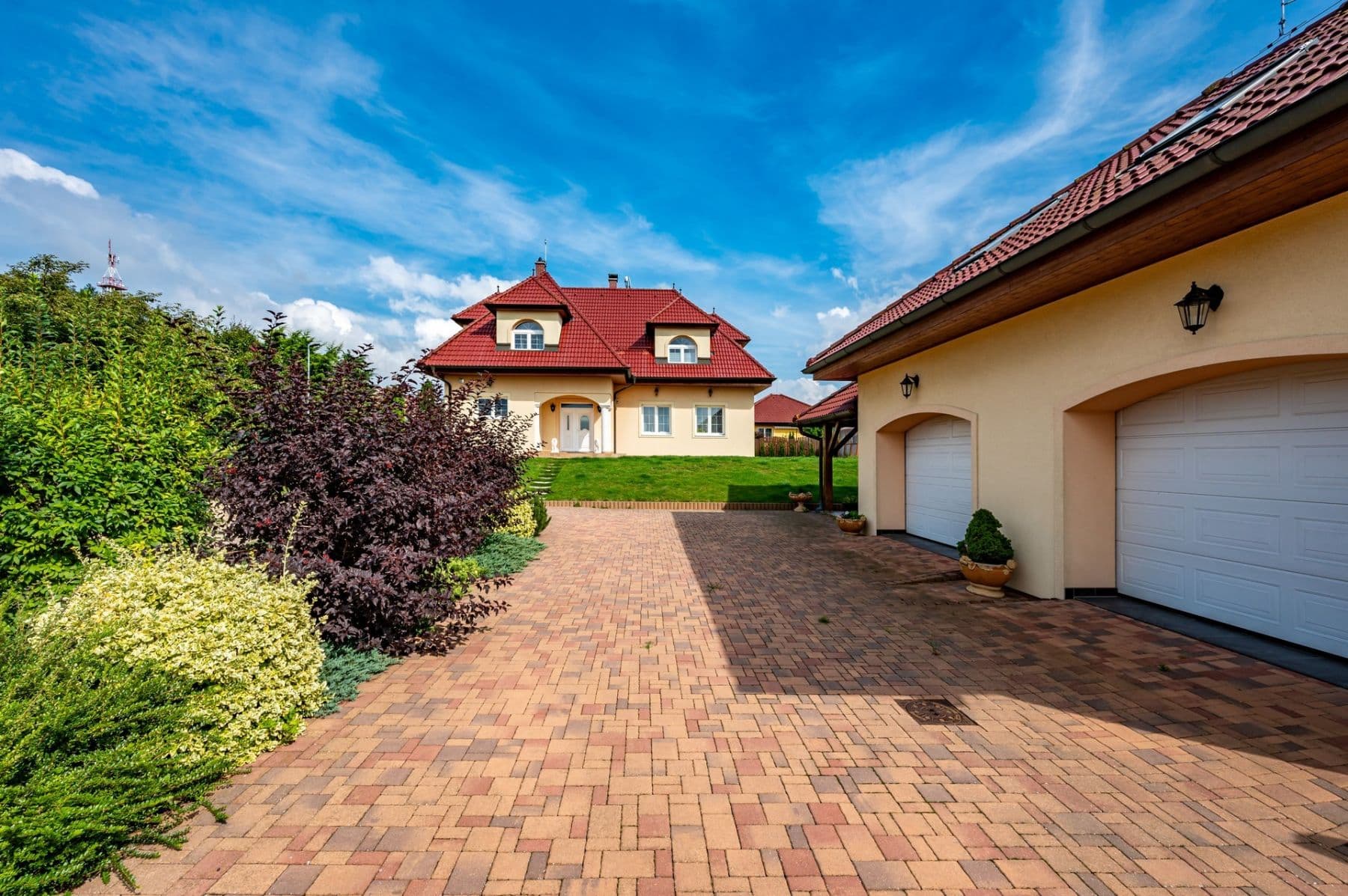 Prodej domu 674 m², pozemek 1.567 m², Vrcha II, Divišov, Středočeský kraj Prodej domu 674 m², pozemek 1.567 m², Vrcha II, Divišov, Středočeský kraj