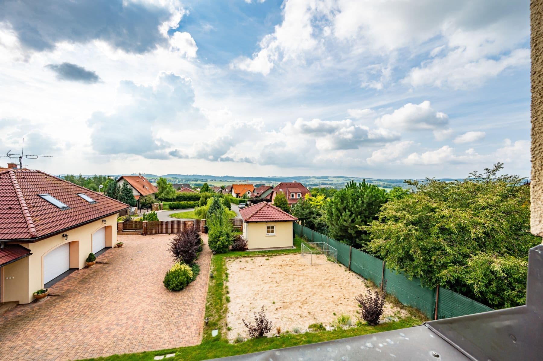 Prodej domu 674 m², pozemek 1.567 m², Vrcha II, Divišov, Středočeský kraj Prodej domu 674 m², pozemek 1.567 m², Vrcha II, Divišov, Středočeský kraj